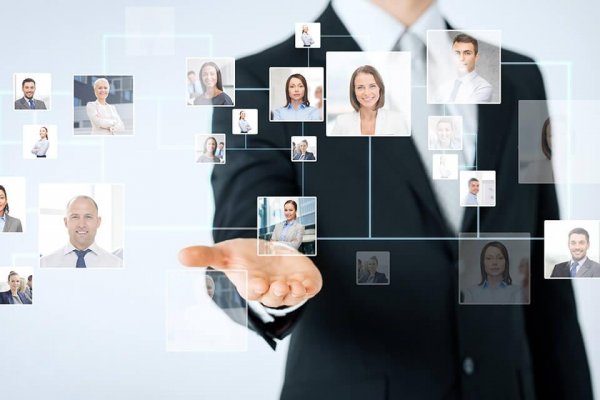 Distribuição a Corretores e Imobiliárias Distribuição a Corretores e Imobiliárias